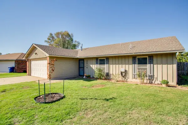 2914 Franklin Cir, Enid, OK 73703