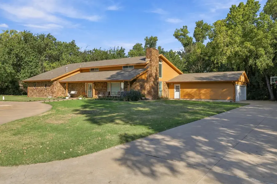 120 Creekside Dr, Enid, OK 73701 - #2