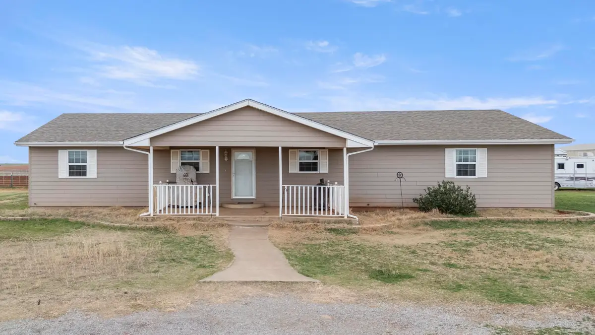 22950 E 1130 Rd, Bessie, OK 73622 - #1