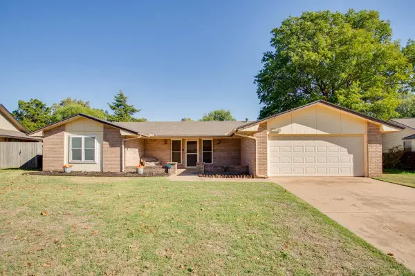 1742 Denim Ln, Enid, OK 73703