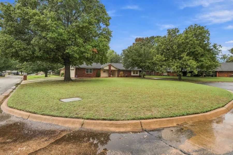 1302 Shady Oaks Place, Enid, OK 73703 - #3