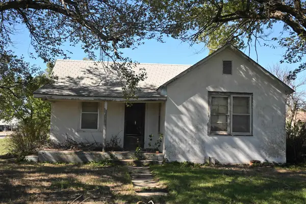 119 E Third, Vici, OK 73859