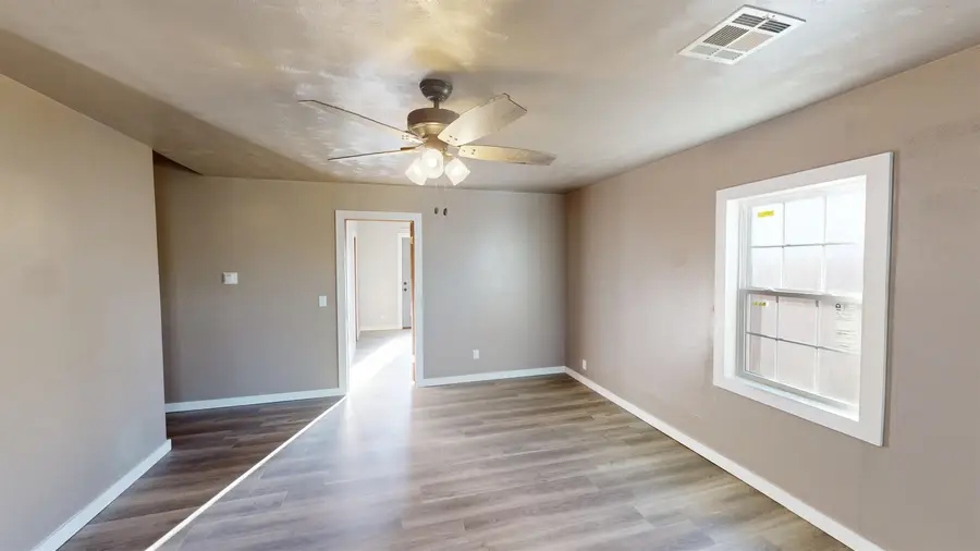 410 N Main ST, Vici, OK 73859 - #3