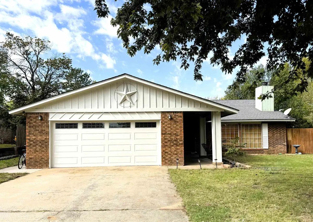 2811 Essex St, Woodward, OK 73801 - #1
