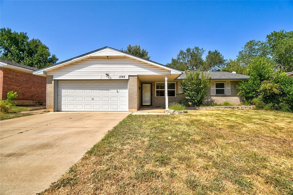 1707 Village Drive, Norman, OK 73071 ERA