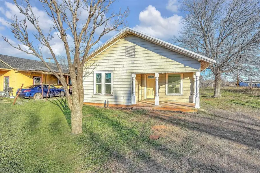 214 W Dorothy Street, Hollis, OK 73550 - #2