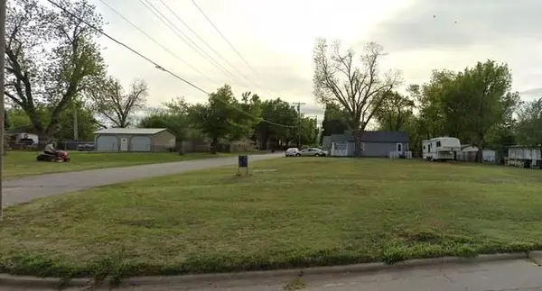 928 S 6th Street, Chickasha, OK 73018