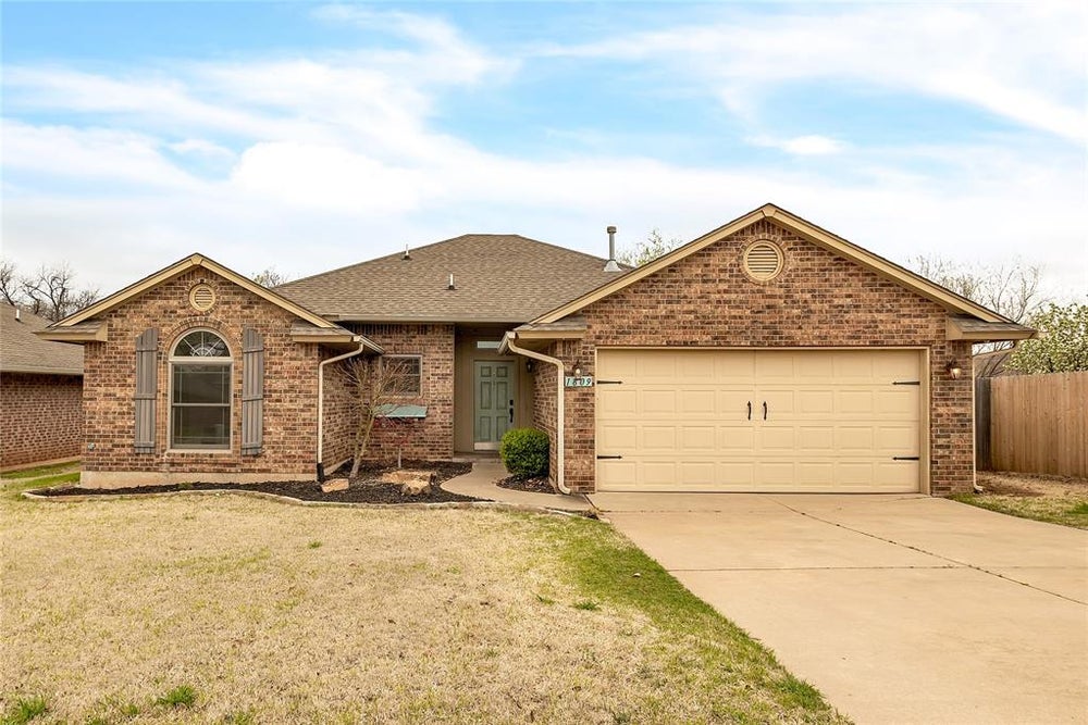 1809 Meadow Run Drive, Moore, OK 73160 ERA