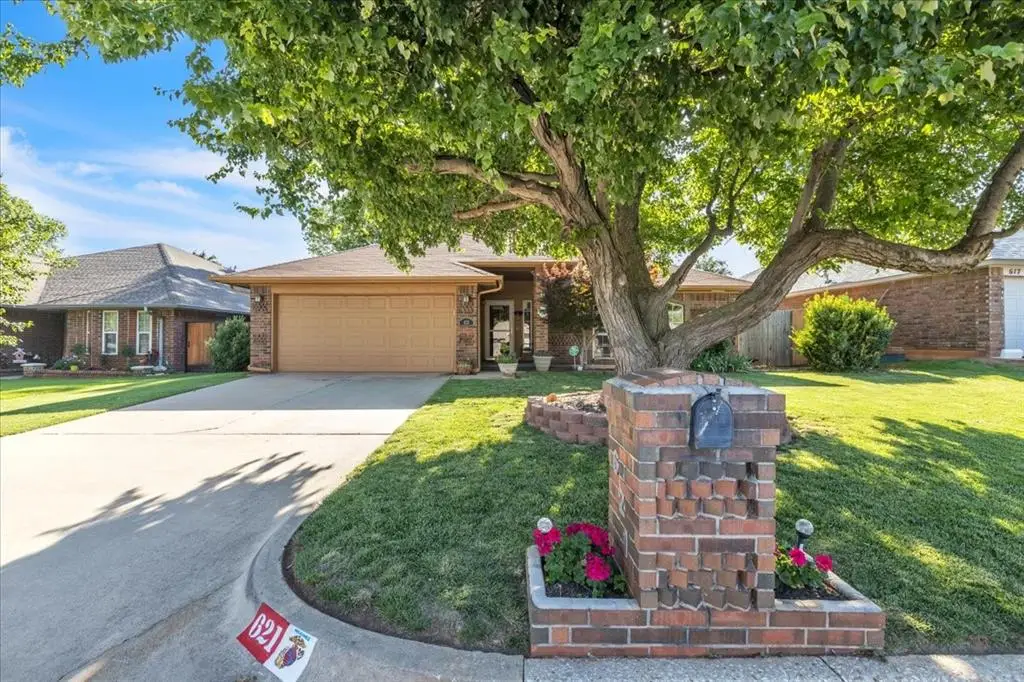 621 Bluegrass Lane, Yukon, OK 73099 - Image #1