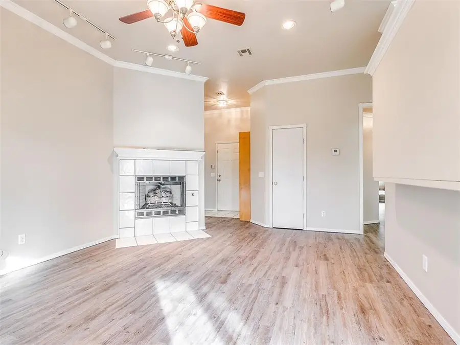 400 W 10th Street, Edmond, OK 73003 - #2