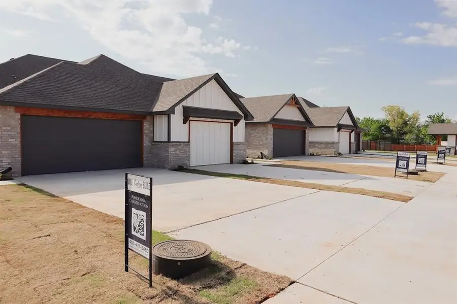 525 Wimbledon Road, Edmond, OK 73003 - #2