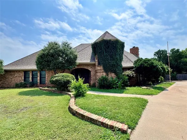 402 Flanders Drive, Chickasha, OK 73018