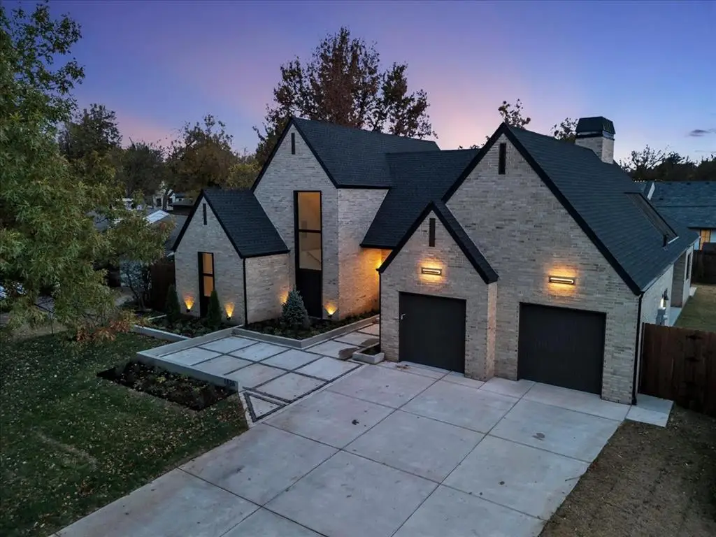 1826 Drakestone Avenue, Nichols Hills, OK 73120 - Image #1