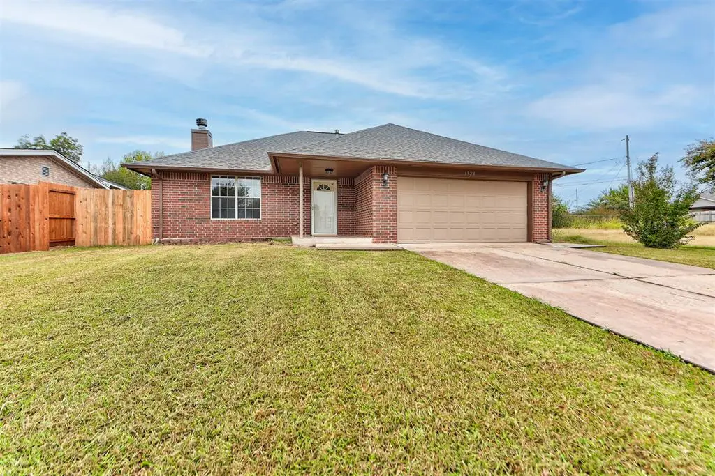 1528 Tudor Drive, Moore, OK 73160 - Image #1