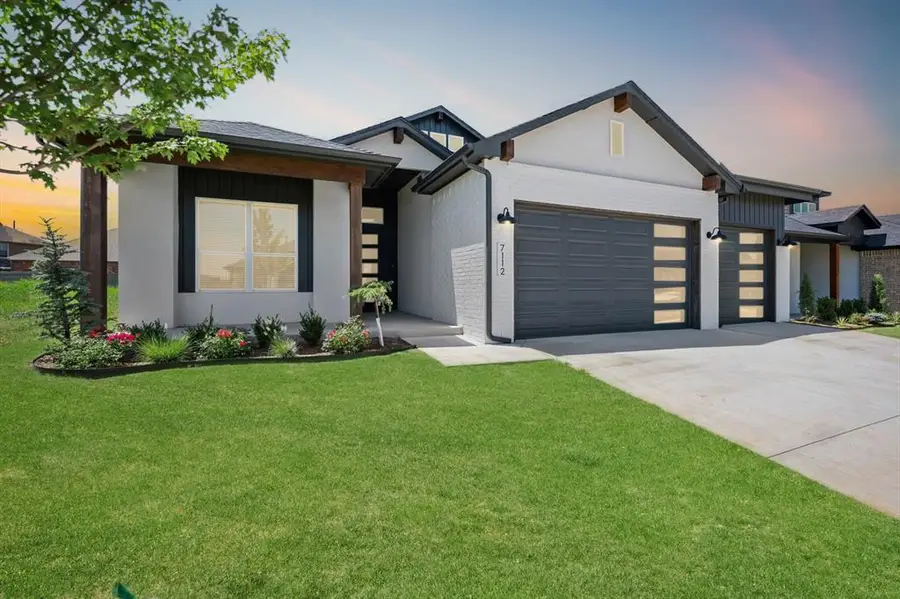 7112 NW 154th Street, Edmond, OK 73013 - Image #2