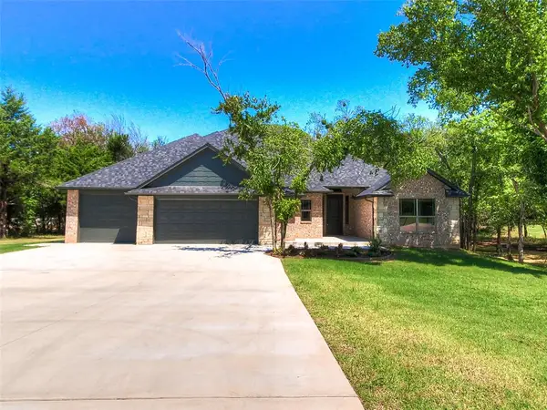 9070 Oak Tree Circle, Edmond, OK 73025