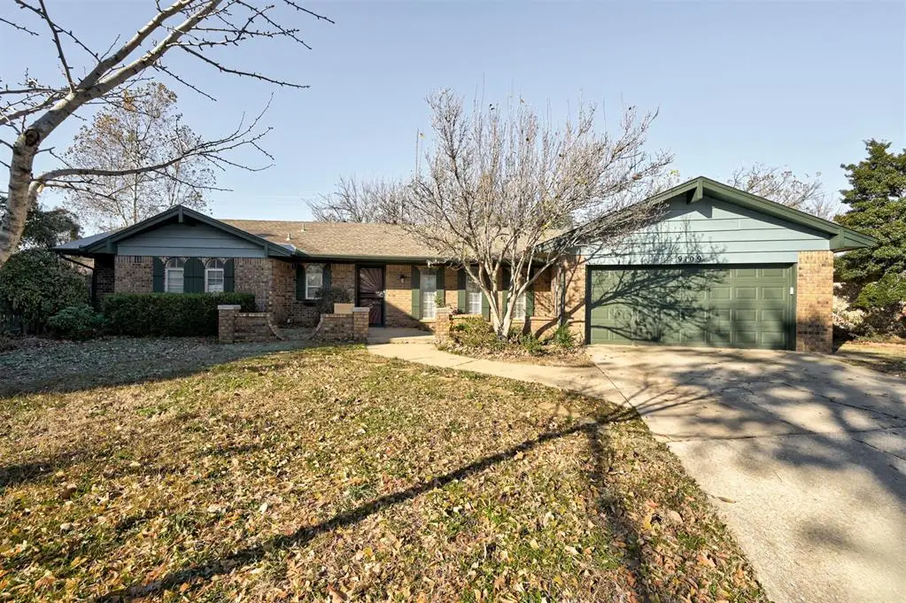 9109 Whitehall Court, Oklahoma City, OK 73132 - Image #1