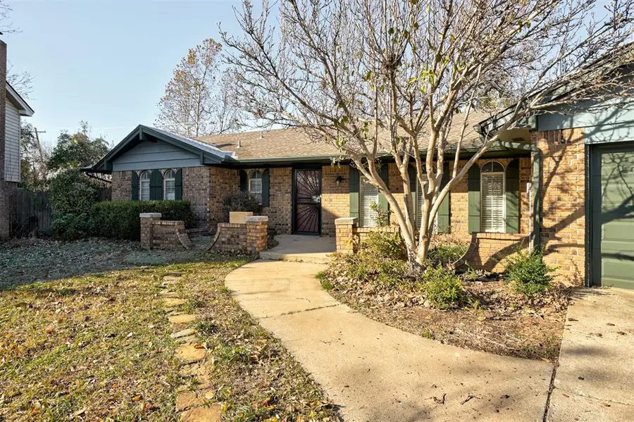 9109 Whitehall Court, Oklahoma City, OK 73132 - Image #2