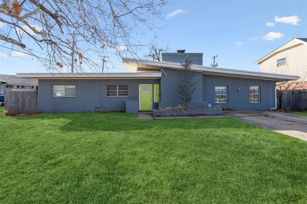 1905 Julie Drive, Moore, OK 73160 - Image #1
