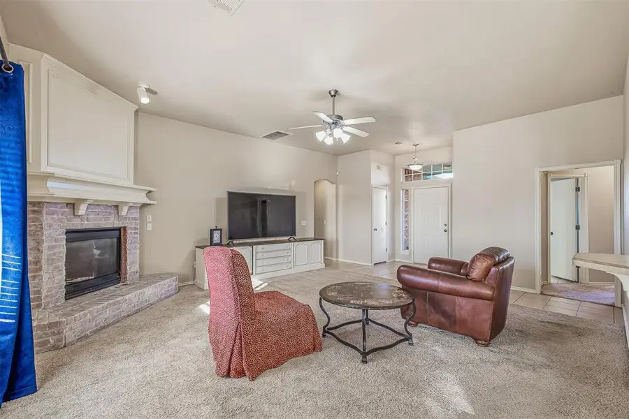 609 Madeline Lane, Moore, OK 73160 - Image #2