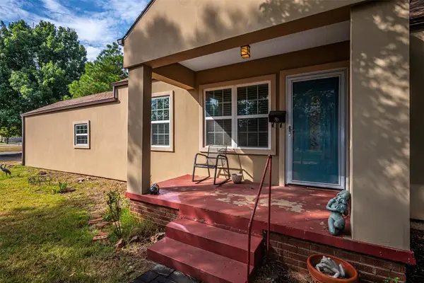 5821 NW 51st Street, Warr Acres, OK 73122