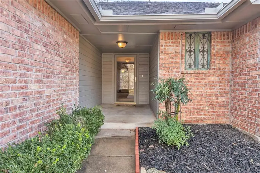 701 Stonepoint Drive, Edmond, OK 73034 - Image #2