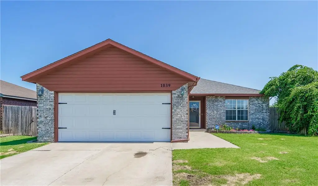 1039 NW 18th Street, Moore, OK 73160 - #1
