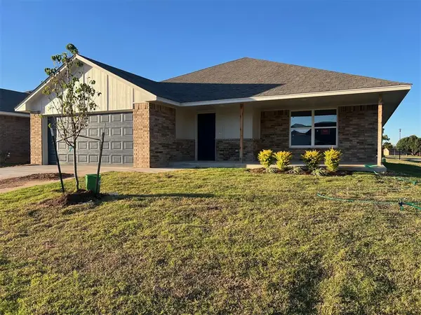 904 Hazy Brook Circle, Chickasha, OK 73018