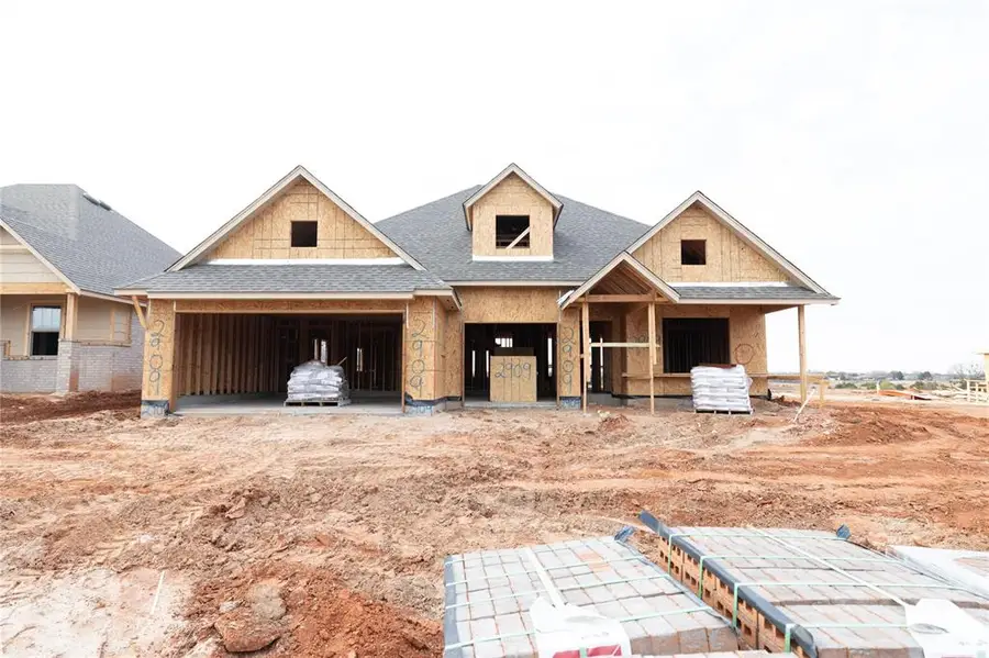 2909 Crossover Court, Moore, OK 73160 - Image #2