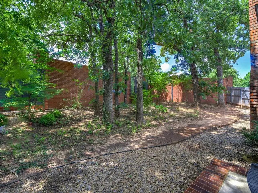 2900 Kingwood Drive, Edmond, OK 73013 - Image #2