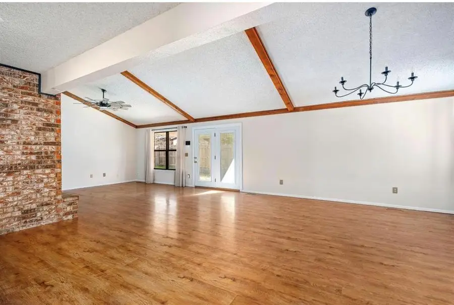 9322 Charwood Drive, Oklahoma City, OK 73139 - Image #3