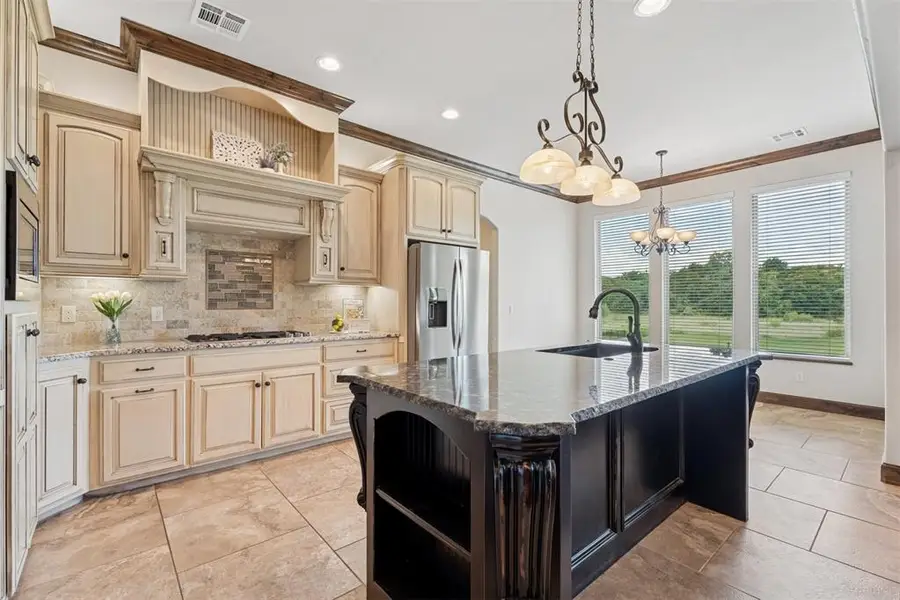 6301 Valley View Road, Edmond, OK 73034 - Image #2