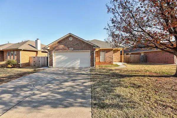 909 Pruett Drive, Edmond, OK 73003