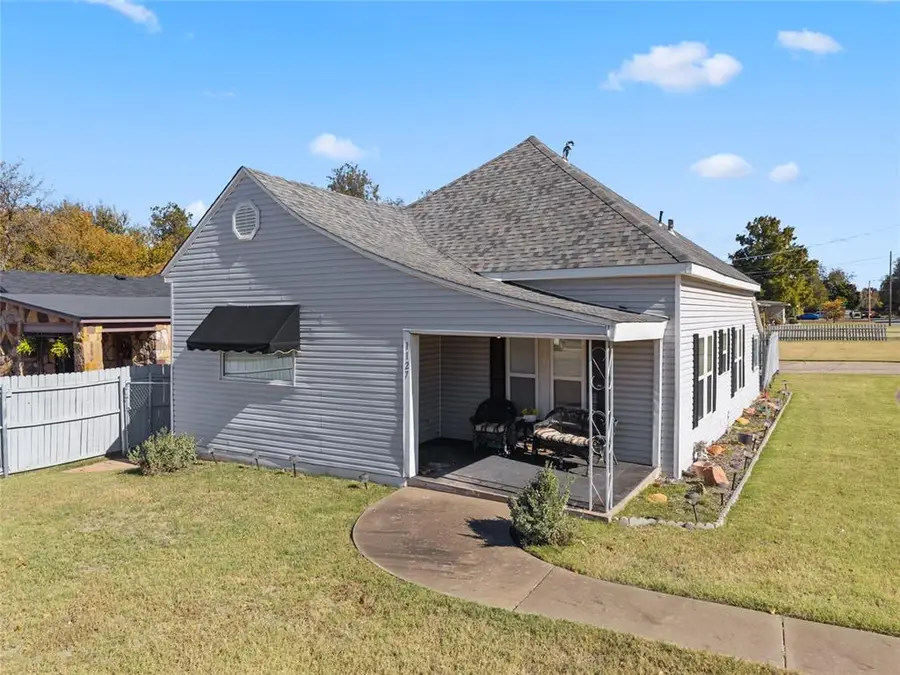 1127 S 10th Street, Chickasha, OK 73018 - Image #2