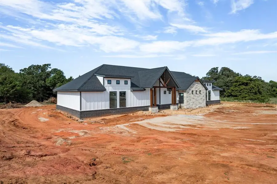 881 Meadow Park Drive, Guthrie, OK 73044 - Image #2