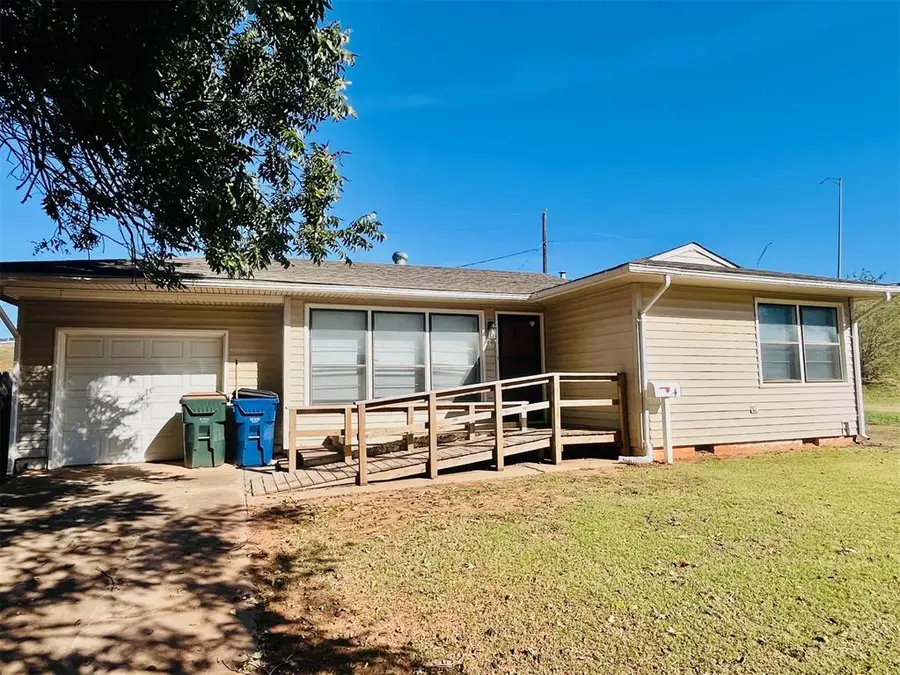 4 Cottonwood Drive, Chickasha, OK 73018 - Image #2