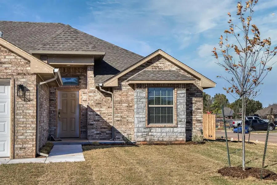 1923 W Flintlock Way, Mustang, OK 73064 - Image #2