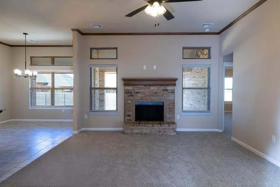 1923 W Flintlock Way, Mustang, OK 73064 - Image #3