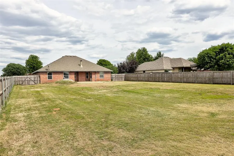 119 Alvie Drive, Tuttle, OK 73089 - #2