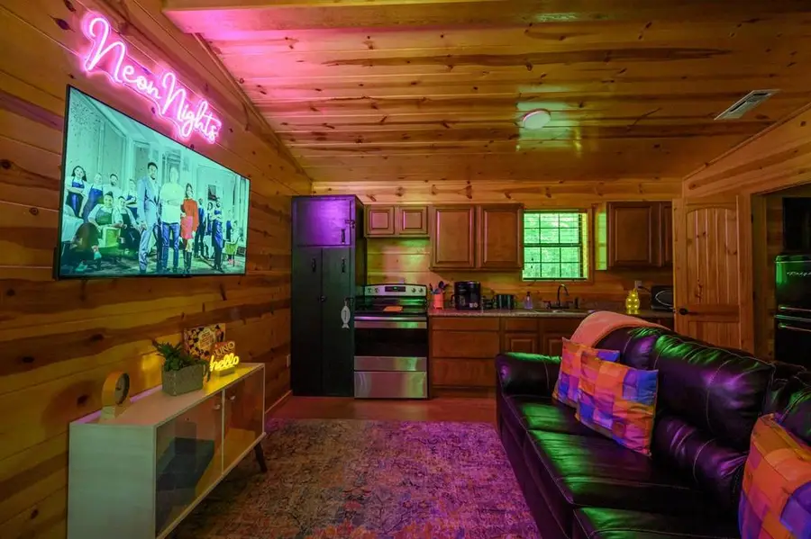 322 Stevens Gap Road, Broken Bow, OK 74728 - Image #2