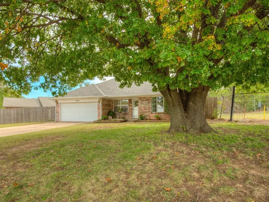 2004 Manchester Drive, The Village, OK 73120 - Image #2