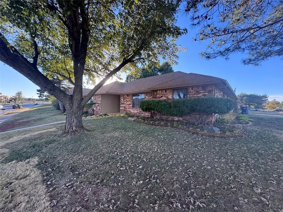 6811 Lyrewood Lane, Oklahoma City, OK 73132 - Image #3