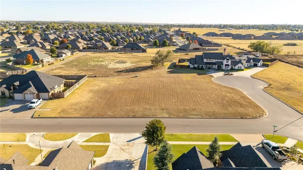 2000 Clubhouse Drive, Weatherford, OK 73096 - Image #1