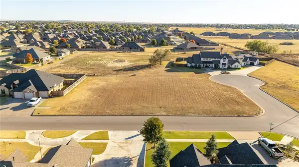 2000 Clubhouse Drive, Weatherford, OK 73096