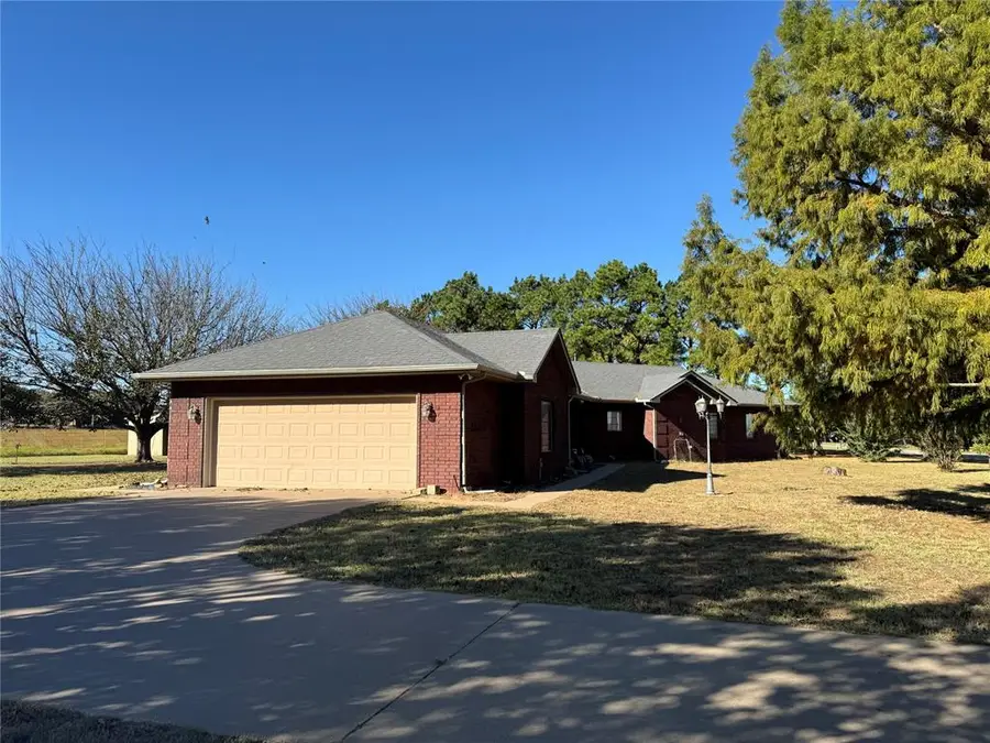 131 W Cool Springs Road, Rush Springs, OK 73082 - Image #2