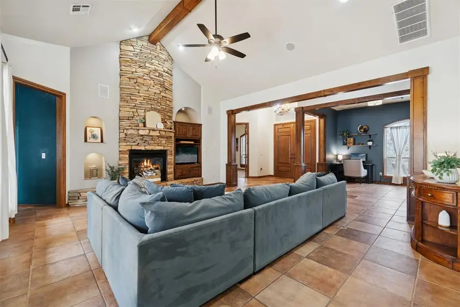 19416 Redbud Creek Circle, Harrah, OK 73045 - Image #2