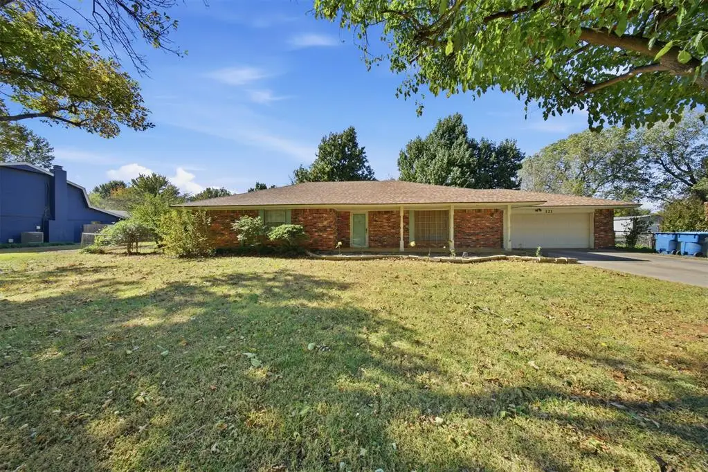 121 Pinewood Drive, Tuttle, OK 73089 - Image #1