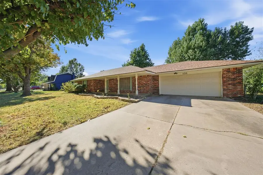 121 Pinewood Drive, Tuttle, OK 73089 - Image #2