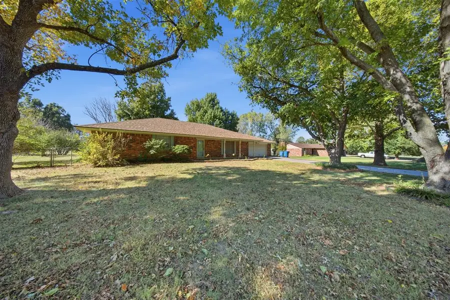 121 Pinewood Drive, Tuttle, OK 73089 - Image #3