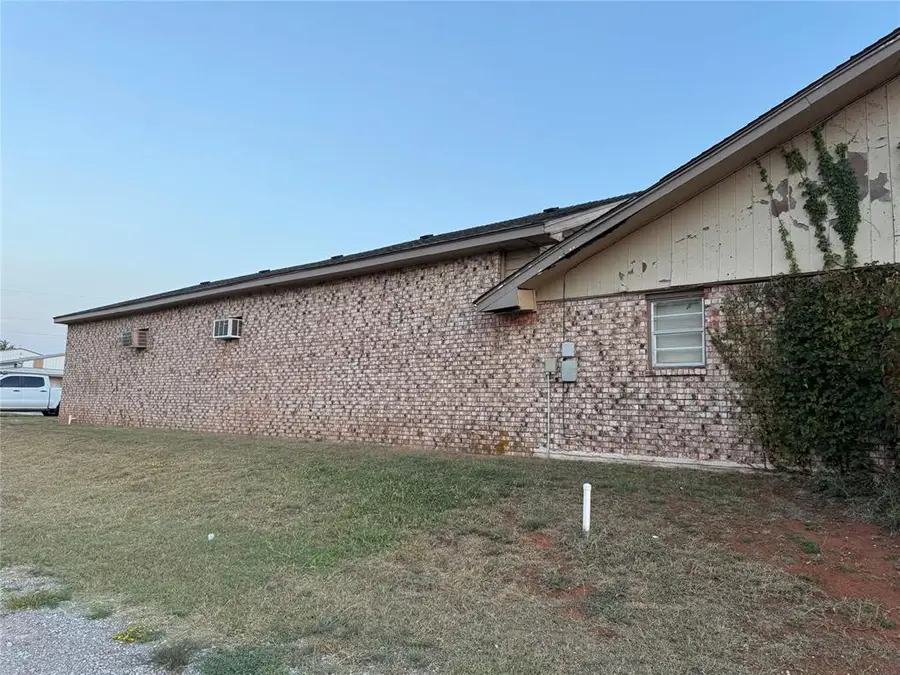 715 E Oklahoma Street, Carnegie, OK 73015 - Image #2
